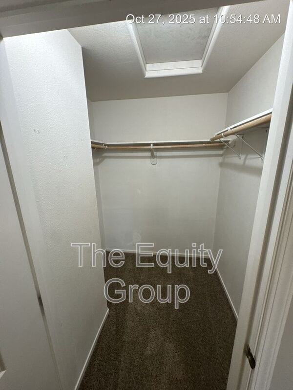 Building Photo - 2752 W Oriole Ave