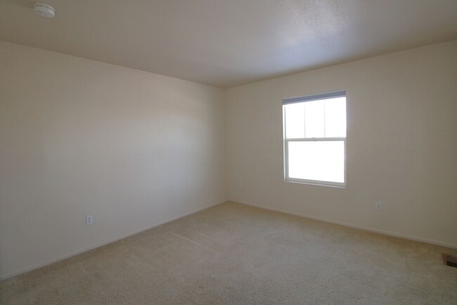 Building Photo - Updated 3bed/2.5bath/2car garage across fr...