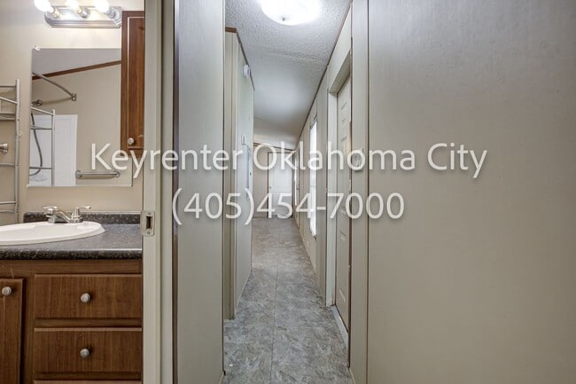 Building Photo - Spacious 2BD/1BTH Home In OakRidge Village In Spencer