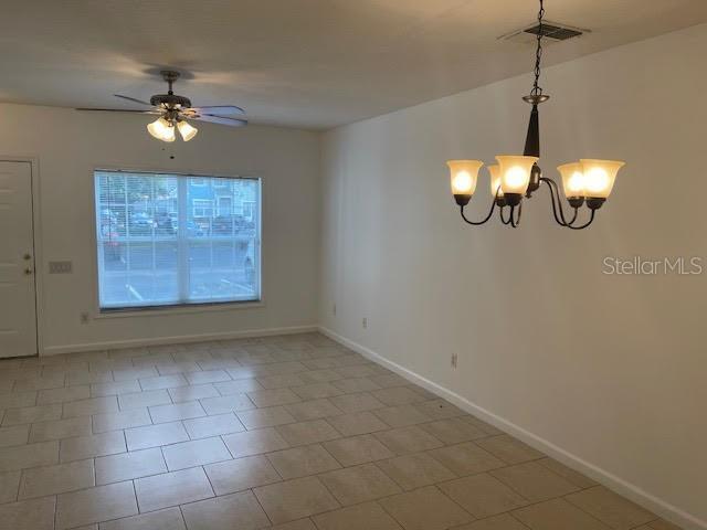 Building Photo - 915 Vineland Pl
