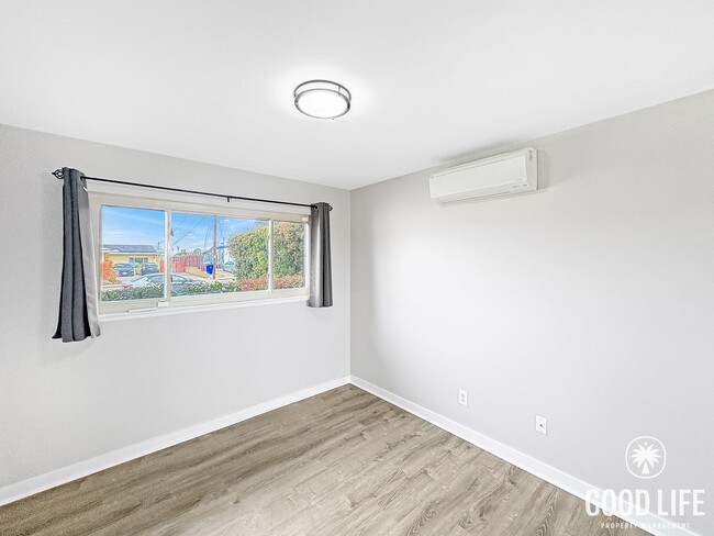 Building Photo - Modern 4-Bedroom Home with Spacious Yard in Prime Clairemont Location