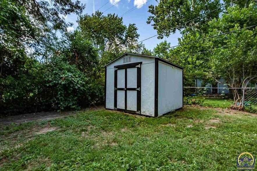 Building Photo - 5712 SW Avalon Ln