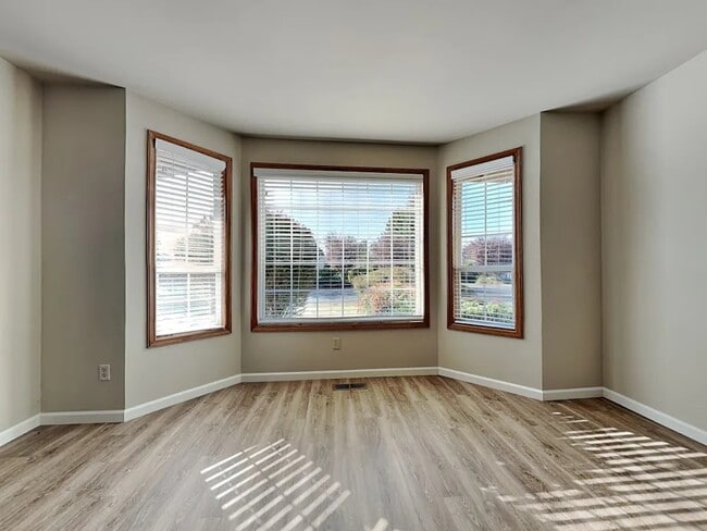Building Photo - 12711 SE 252 Pl