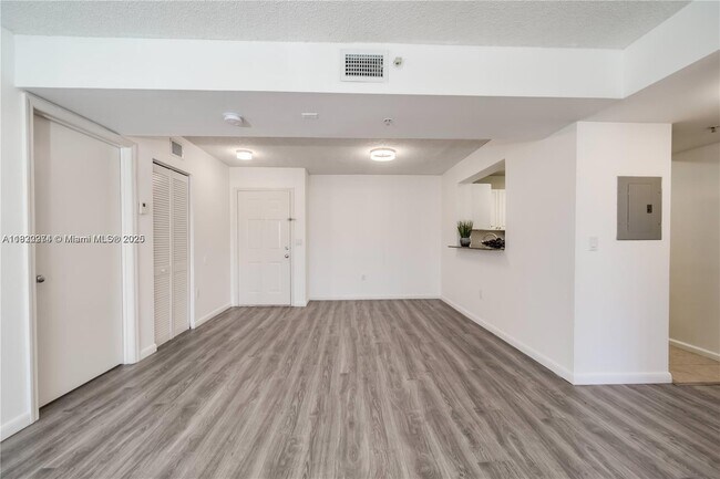 Building Photo - 2711 Ocean Club Blvd