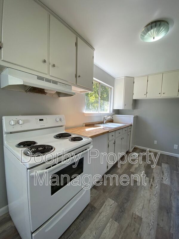 Building Photo - 304 McDonald Dr