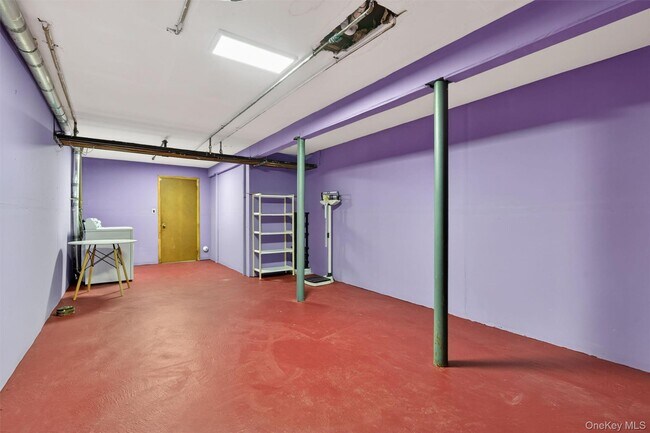 Building Photo - 31 Doxbury Ln