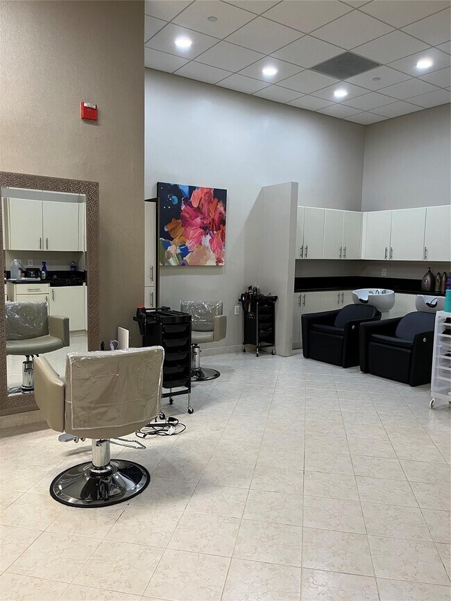 Building Photo - 16102 Emerald Estates Dr