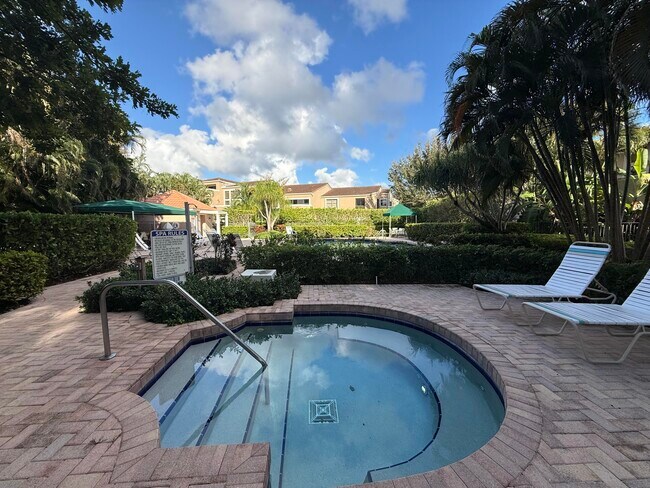 Building Photo - 6670 Villa Sonrisa Dr