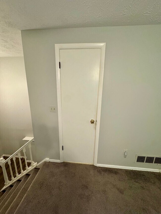 Building Photo - Price Improved! Spacious 2-Bedroom Townhome with Private Patio in Cranberry Township