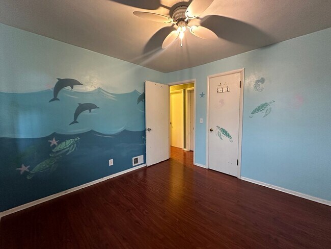 Building Photo - Fantastic 4 Bedroom 2 Bath Northside Home