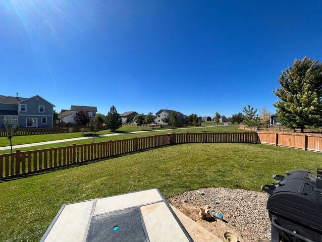 Building Photo - Beautiful Home on Cul-de-sac