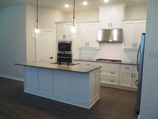 Building Photo - 3 Bed 2 Bath Argyle Home