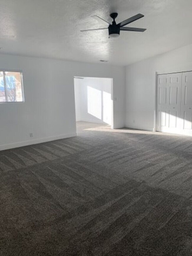 Building Photo - 4 Bedroom Home In Bloomington With RV Parking