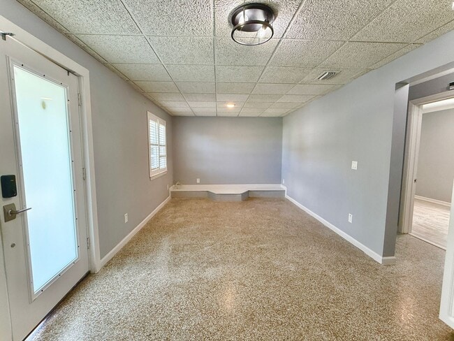 Building Photo - 1835 42nd Ave