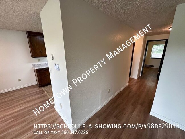 Building Photo - Beautiful 2 Bedroom, 1 Bath Apartment on P...