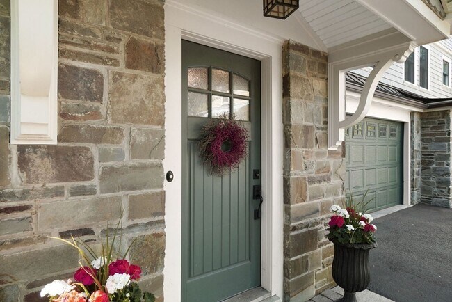 Building Photo - 28 Pennsylvania Ave