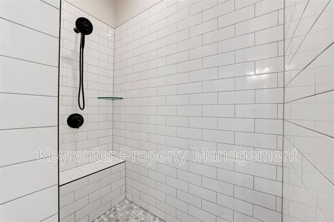 Building Photo - 2609 Dalewood Pl