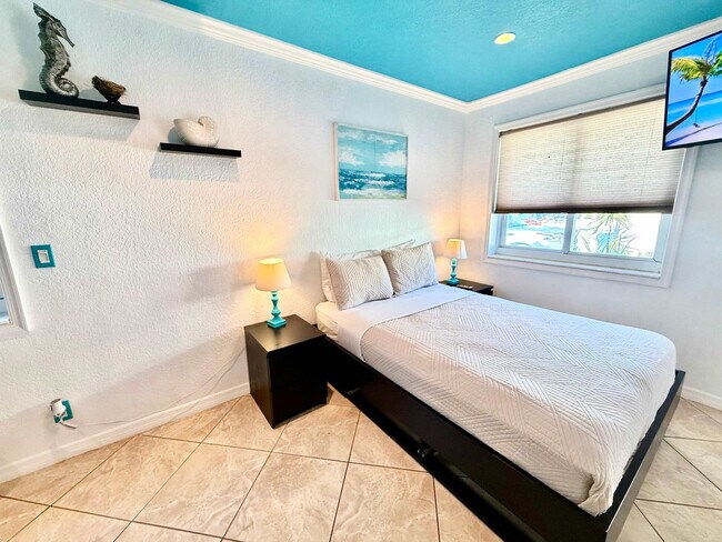 Building Photo - 330 Grant St