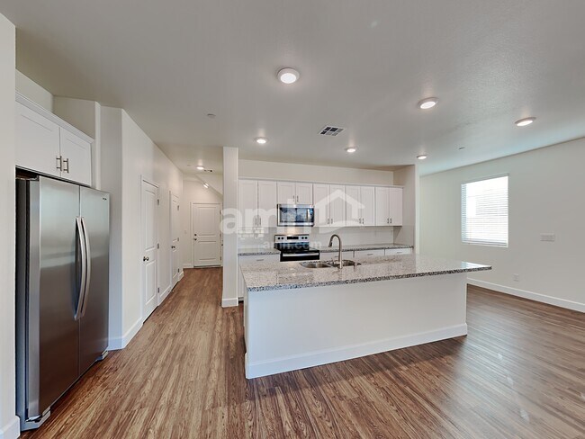 Building Photo - 302 Palazza Reserve Pl