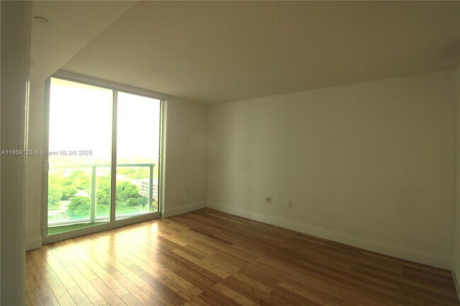 Building Photo - 2101 Brickell Ave