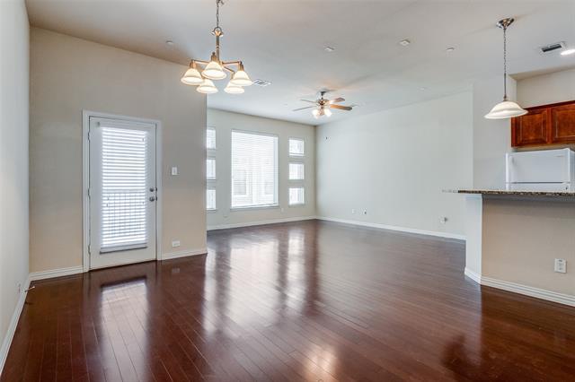 Building Photo - 2326 Stutz Dr