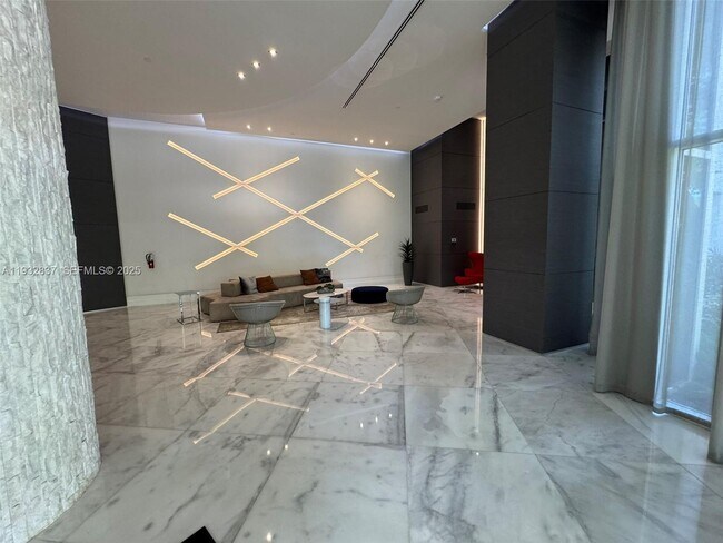 Building Photo - 3300 NE 192 St