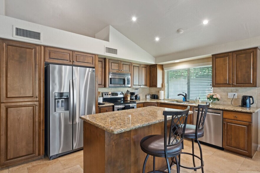 Building Photo - 5614 E Helena Dr