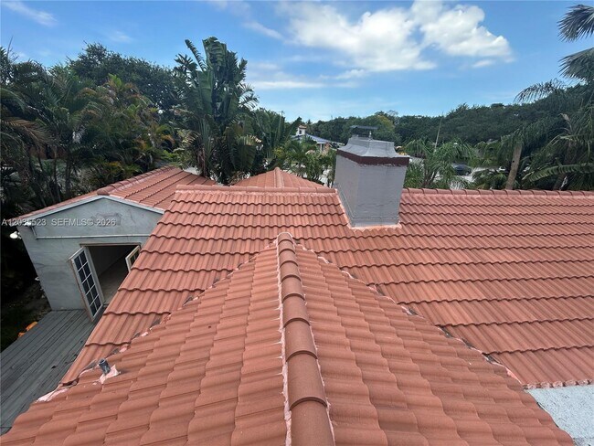 Building Photo - 9600 N Miami Ave