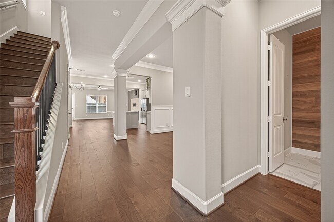 Building Photo - 4413 Schuler St