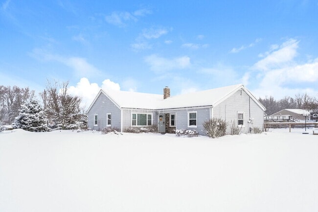 Building Photo - 7759 W Ridge Rd