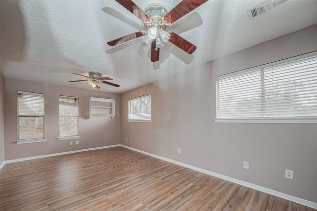 Building Photo - 4015 Black Locust Dr