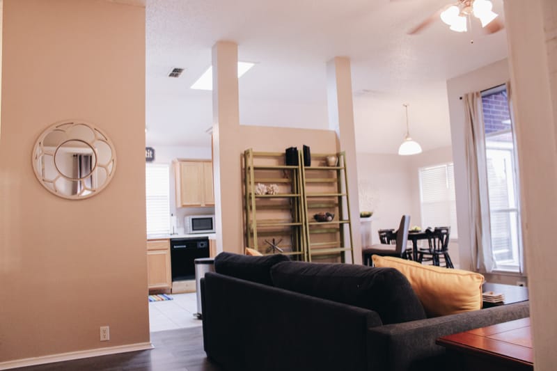 Building Photo - 2610 Wandering Oak Dr