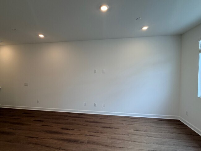 Building Photo - 460 Caliper Wy