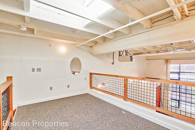 Building Photo - 1000 43rd St