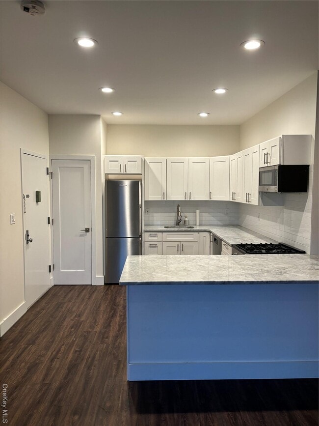 Building Photo - 134 Tulip Ave