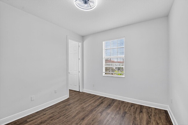 Building Photo - 2502 N Dixie Hwy