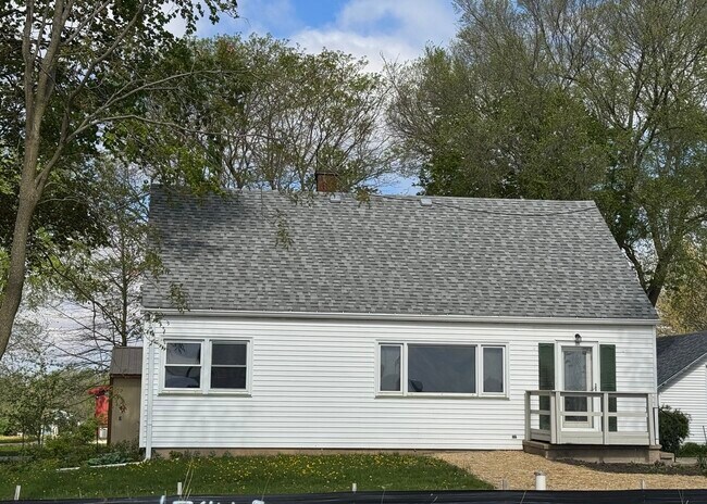 Building Photo - 6809 IL-71