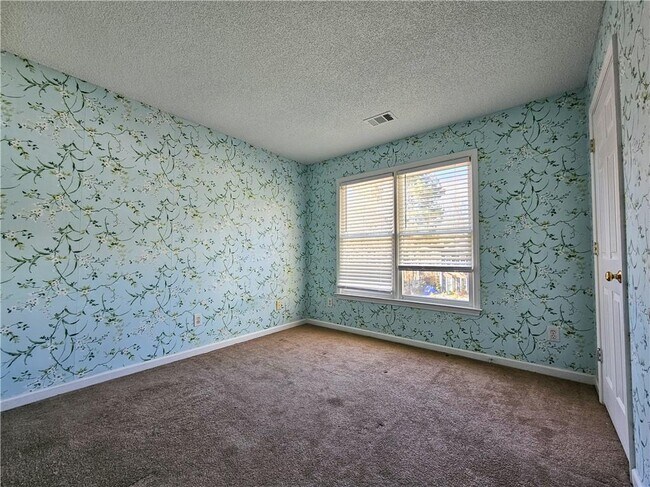 Building Photo - 2825 Binghampton Ln