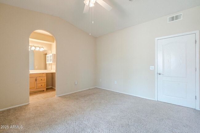 Building Photo - 2929 W Yorkshire Dr