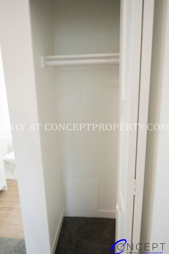 Building Photo - 2015 S 200 E