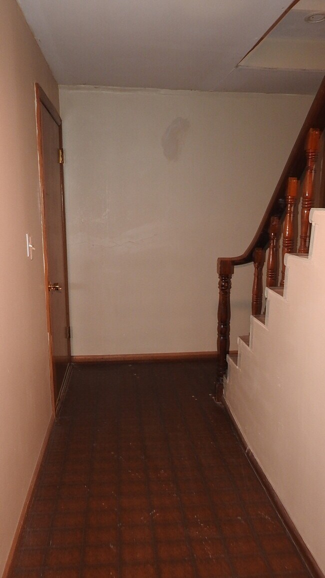 Building Photo - 1224 N Cottage Ave