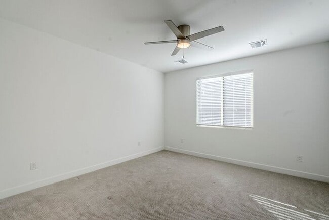 Building Photo - New Mattamy Home!