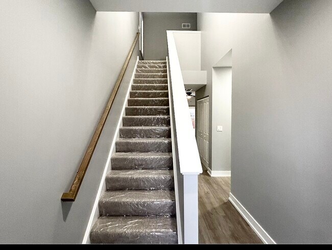 Building Photo - 1400 8th St