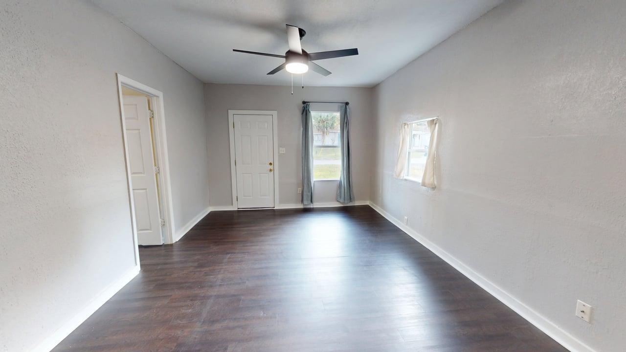 Building Photo - 112 S Chandler Ave