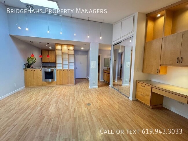 Building Photo - 1625 Hotel Cir S