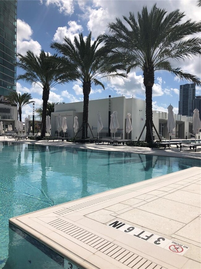 Building Photo - 851 NE 1st Ave