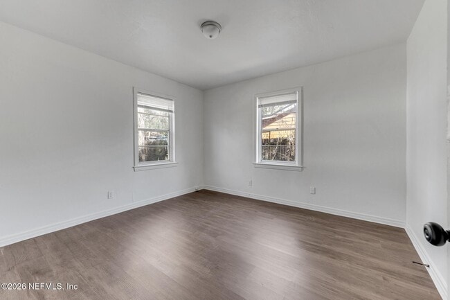 Building Photo - 3173 3rd St Cir S