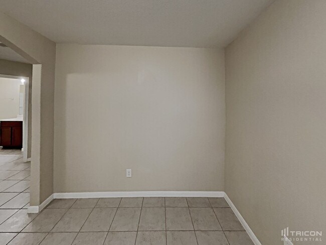 Building Photo - 425 Palomino Stand Dr