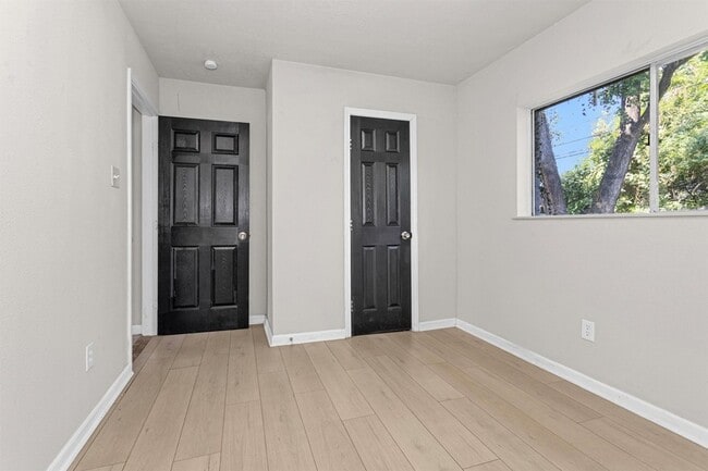 Building Photo - 15225 Woodforest Blvd