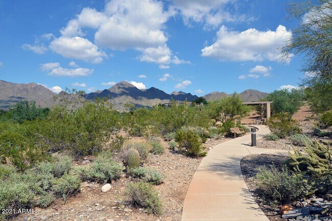 Building Photo - 16420 N Thompson Peak Pkwy